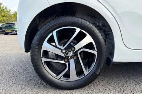 DE21OYO PEUGEOT 108 1.0 Collection Euro 6 (s/s) 5dr Thumbnail #11