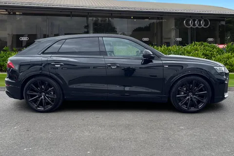 Audi Q8 3.0 TDI V6 50 Black Edition Tiptronic quattro Euro 6 (s/s) 5dr Thumbnail #3