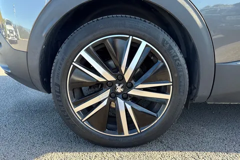 DG71HGZ PEUGEOT 3008 1.6 13.2kWh GT Premium e-EAT Euro 6 (s/s) 5dr Thumbnail #11