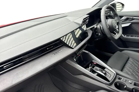 Audi S3 2.0 TFSI Black Edition Sportback S Tronic quattro Euro 6 (s/s) 5dr Thumbnail #9