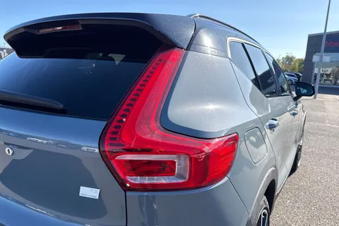 KR20WXT Volvo Xc40 1.5h T5 Twin Engine Recharge 10.7kWh R-Design Pro Auto Euro 6 (s/s) 5dr Thumbnail #8