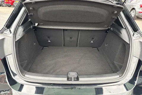 DX70OSR Mercedes-Benz A Class 1.3 A180 AMG Line 7G-DCT Euro 6 (s/s) 5dr Thumbnail #7