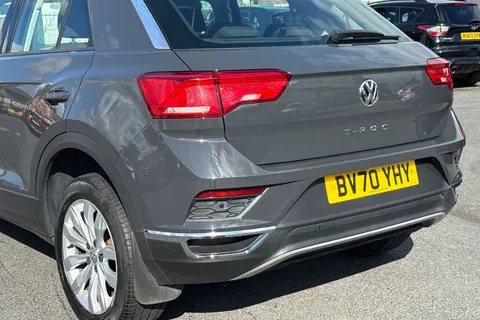 BV70YHY Volkswagen T-Roc 2.0 TDI SE DSG Euro 6 (s/s) 5dr Thumbnail #8