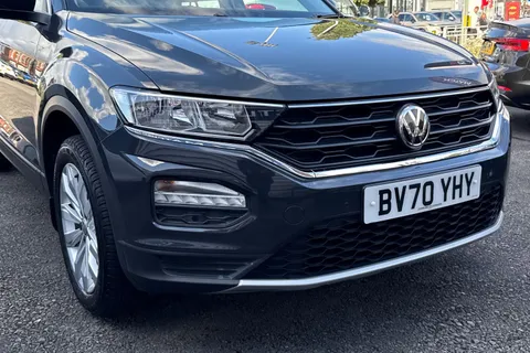 BV70YHY Volkswagen T-Roc 2.0 TDI SE DSG Euro 6 (s/s) 5dr Thumbnail #9