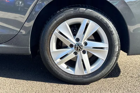 MD22ANR Volkswagen Golf 1.5 TSI Life 5dr Thumbnail #10