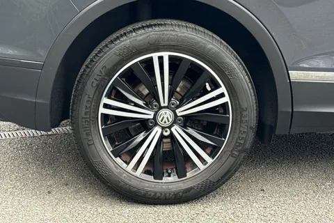 NA18BVK Volkswagen Tiguan 1.4 TSI SE Navigation Euro 6 (s/s) 5dr Thumbnail #11