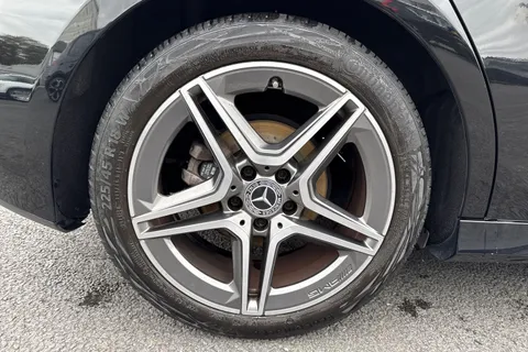 DX70OSR Mercedes-Benz A Class 1.3 A180 AMG Line 7G-DCT Euro 6 (s/s) 5dr Thumbnail #11