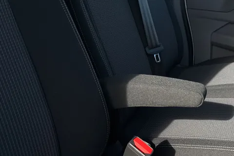 37 of 57 for VOLKSWAGEN TRANSPORTER 2.0 TDI 150 Commerce Plus Van