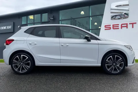 SEAT Ibiza 1.0 TSI XCELLENCE Lux Euro 6 (s/s) 5dr Thumbnail #4