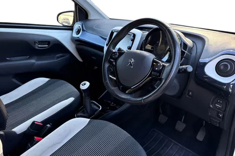 YG18FSA PEUGEOT 108 1.2 PureTech Collection Euro 6 3dr Thumbnail #8