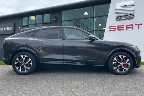 YN72OLG Ford Mustang Mach-E Extended Range 91kWh AWD 5dr Thumbnail #4