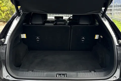 YN72OLG Ford Mustang Mach-E Extended Range 91kWh AWD 5dr Thumbnail #7