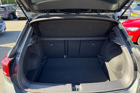 KP25OOW Volkswagen T-Roc 2.0 TDI 150 EVO R-Line 5dr DSG | Rear View Camera | Heated Seats Thumbnail #8