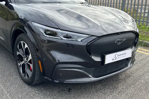 YN72OLG Ford Mustang Mach-E Extended Range 91kWh AWD 5dr Thumbnail #9