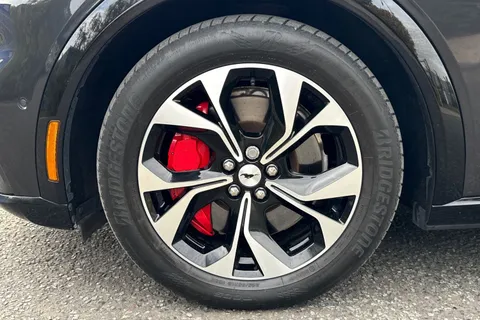 YN72OLG Ford Mustang Mach-E Extended Range 91kWh AWD 5dr Thumbnail #10