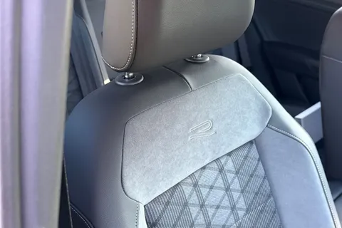 KP25OOW Volkswagen T-Roc 2.0 TDI 150 EVO R-Line 5dr DSG | Rear View Camera | Heated Seats Thumbnail #40