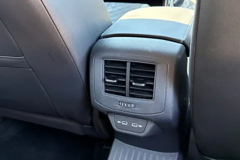 KP25OOW Volkswagen T-Roc 2.0 TDI 150 EVO R-Line 5dr DSG | Rear View Camera | Heated Seats Thumbnail #41