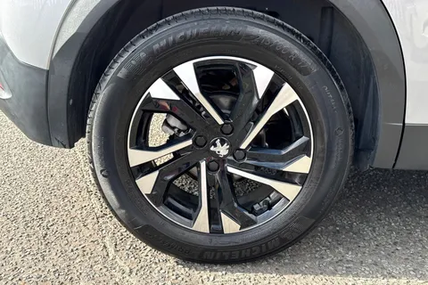 WG21JCZ PEUGEOT 2008 1.2 PureTech Allure EAT Euro 6 (s/s) 5dr Thumbnail #11