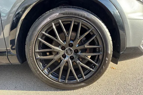 MH18KYG Audi Q3 1.4 TFSI CoD Black Edition S Tronic Euro 6 (s/s) 5dr Thumbnail #11