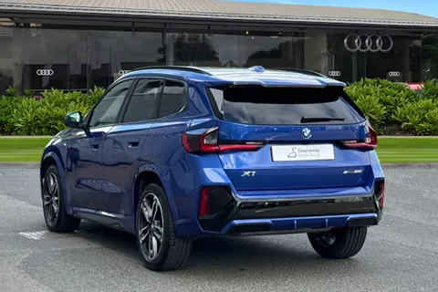 PJ74RXU BMW X1 1.5 20i MHT M Sport DCT sDrive Euro 6 (s/s) 5dr Thumbnail #3