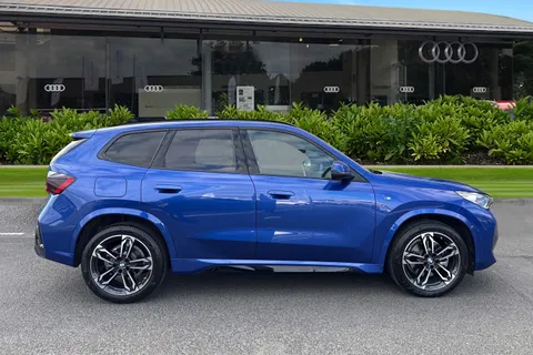 PJ74RXU BMW X1 1.5 20i MHT M Sport DCT sDrive Euro 6 (s/s) 5dr Thumbnail #4