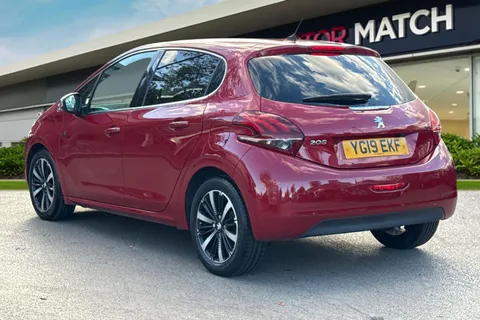 YG19EKF PEUGEOT 208 1.2 PureTech Tech Edition Euro 6 (s/s) 5dr Thumbnail #3