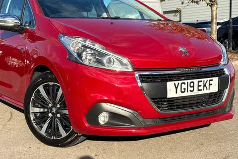 YG19EKF PEUGEOT 208 1.2 PureTech Tech Edition Euro 6 (s/s) 5dr Thumbnail #9