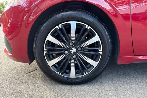 YG19EKF PEUGEOT 208 1.2 PureTech Tech Edition Euro 6 (s/s) 5dr Thumbnail #11