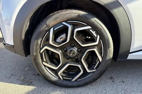 DS25UAG BYD Dolphin 44.9kWh Boost Auto 5dr Thumbnail #7