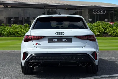 Audi S3 2.0 TFSI Black Edition Sportback S Tronic quattro Euro 6 (s/s) 5dr Thumbnail #5