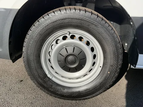 MT25WYH Volkswagen Crafter 2.0 TDI 163PS HDE Commerce Plus High Roof Van Thumbnail #7