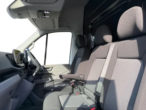 MT25WYC Volkswagen Crafter 2.0 TDI 163PS HDE Commerce Plus High Roof Van Thumbnail #11