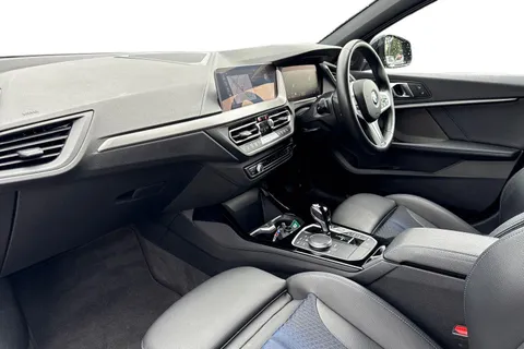 YB73KMX BMW 1 Series 1.5 118i M Sport (LCP) DCT Euro 6 (s/s) 5dr Thumbnail #9