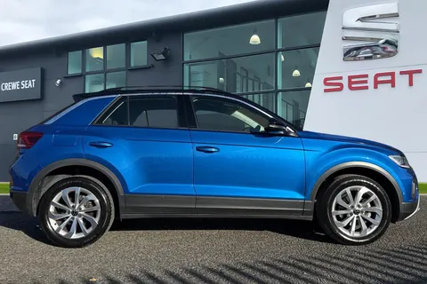 DP22SYH Volkswagen T-Roc 1.0 TSI Life Euro 6 (s/s) 5dr Thumbnail #4