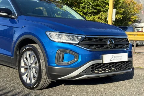 DP22SYH Volkswagen T-Roc 1.0 TSI Life Euro 6 (s/s) 5dr Thumbnail #9