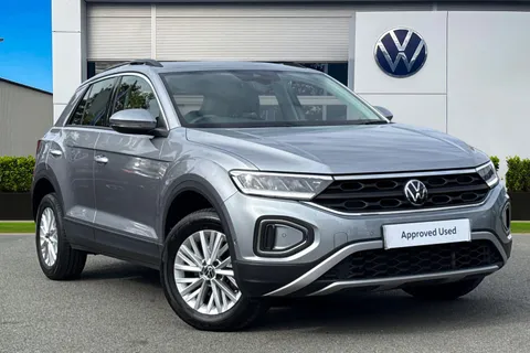 DG23KCC Volkswagen T-Roc 1.5 TSI Life 5dr | Rear Camera | App Connect Thumbnail #2