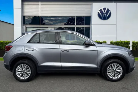 DG23KCC Volkswagen T-Roc 1.5 TSI Life 5dr | Rear Camera | App Connect Thumbnail #4