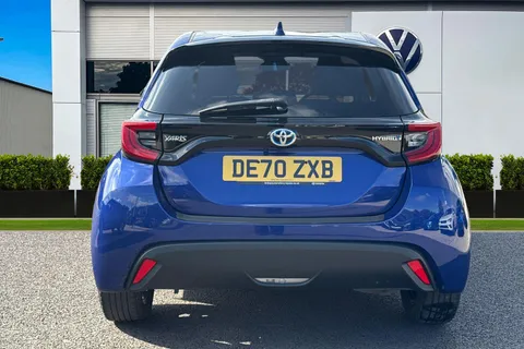 DE70ZXB Toyota Yaris 1.5 VVT-h Design E-CVT Euro 6 (s/s) 5dr Thumbnail #5