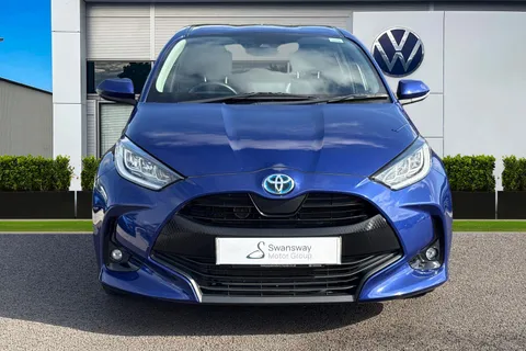 DE70ZXB Toyota Yaris 1.5 VVT-h Design E-CVT Euro 6 (s/s) 5dr Thumbnail #6