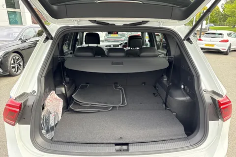 7 of 50 for VOLKSWAGEN TIGUAN ALLSPACE 2.0 TDI R-Line 5dr DSG