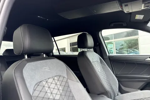 24 of 50 for VOLKSWAGEN TIGUAN ALLSPACE 2.0 TDI R-Line 5dr DSG