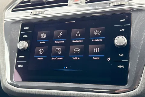 28 of 50 for VOLKSWAGEN TIGUAN ALLSPACE 2.0 TDI R-Line 5dr DSG