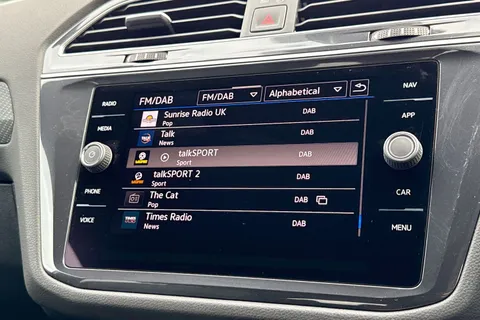 29 of 50 for VOLKSWAGEN TIGUAN ALLSPACE 2.0 TDI R-Line 5dr DSG