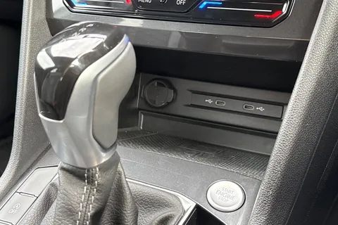 37 of 50 for VOLKSWAGEN TIGUAN ALLSPACE 2.0 TDI R-Line 5dr DSG