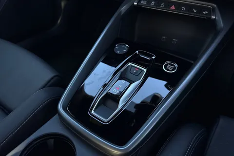 PK25MKC Audi A3 Black Edition 35 TFSI  150 PS S tronic Thumbnail #23