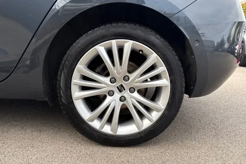 13 of 62 for SEAT LEON 1.0 TSI EVO SE Dynamic 5dr