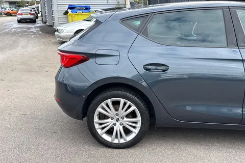 25 of 62 for SEAT LEON 1.0 TSI EVO SE Dynamic 5dr