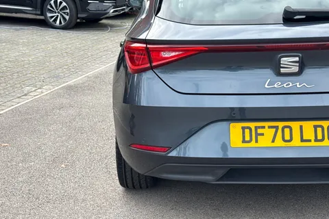 28 of 62 for SEAT LEON 1.0 TSI EVO SE Dynamic 5dr