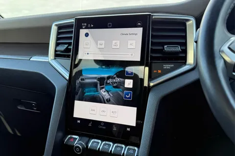 22 of 61 for VOLKSWAGEN AMAROK D/Cab Pick Up Style 2.0 TDI 205 4MOTION Auto