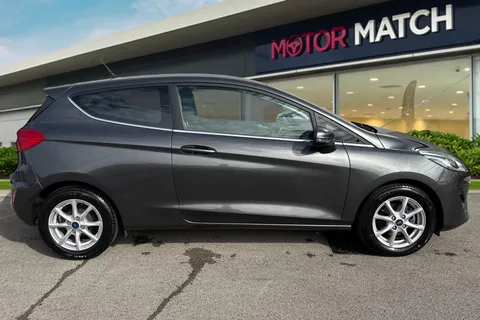 ET67RNJ Ford Fiesta 1.1 Ti-VCT Zetec Euro 6 (s/s) 3dr Thumbnail #4